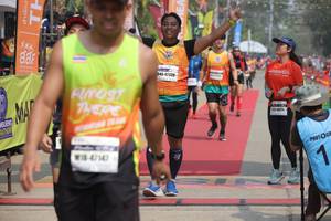 BIB: 42839, 4754
                            <button type="button" onclick="openModal(8250056)" class="btn btn-primary btn-sm float-right btn-popup" data-toggle="modal" data-target=".modal-high-quality">
                        <i class="fas fa-shopping-cart"></i> Add to Cart
                    </button>
                                            <button type="button" onclick="isThisMe(8250056, true)" class="btn btn-success btn-sm float-right btn-popup btn-isme hidden" data-toggle="tooltip" data-placement="bottom" title="นี่คือรูปของคุณใช่ไหม คลิกที่นี่เพื่อเอาเข้าอัลบั้ม">
                        <i class="fas fa-plus"></i> Add to album
                    </button>
                    <button type="button" onclick="isThisMe(8250056, false)" class="btn btn-warning btn-sm float-right btn-popup btn-isnotme hidden">
                        <i class="fas fa-ban"></i> Remove from album
                    </button>